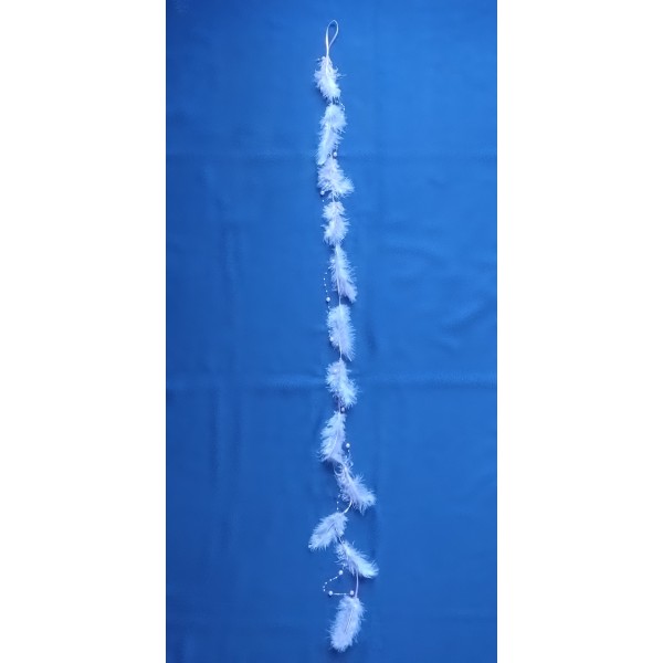 Hängedeko weiss - 12 Federn, Perlenkette